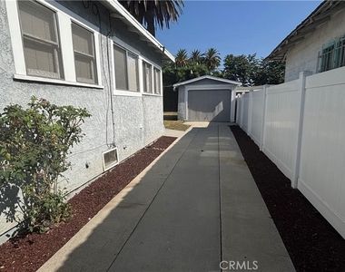 323 W 82nd Street - Photo Thumbnail 2