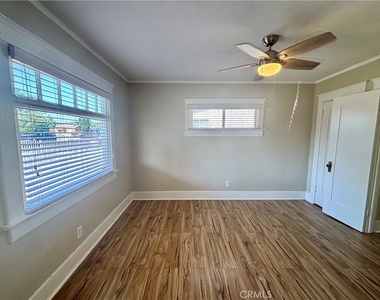 323 W 82nd Street - Photo Thumbnail 11