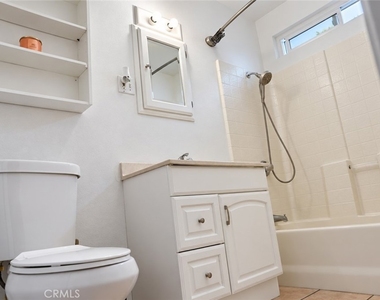 8806 Walnut Street - Photo Thumbnail 4