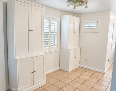 8806 Walnut Street - Photo Thumbnail 5