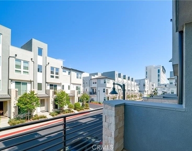 1230 W Bushell - Photo Thumbnail 1