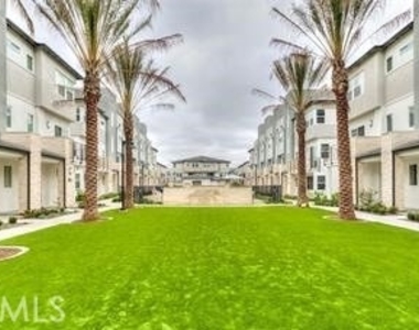 1230 W Bushell - Photo Thumbnail 24