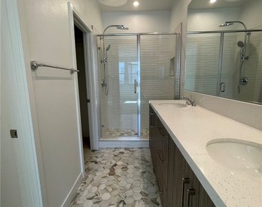 1230 W Bushell - Photo Thumbnail 14