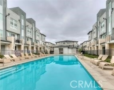 1230 W Bushell - Photo Thumbnail 21
