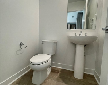 1230 W Bushell - Photo Thumbnail 7