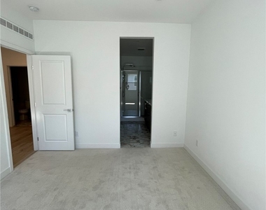 1230 W Bushell - Photo Thumbnail 16