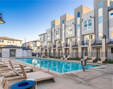 1230 W Bushell - Photo Thumbnail 22
