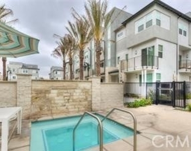 1230 W Bushell - Photo Thumbnail 23
