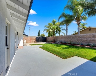 629 S Yorba - Photo Thumbnail 21
