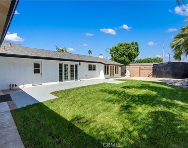 629 S Yorba - Photo Thumbnail 20