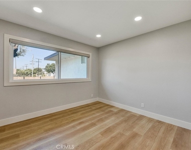 629 S Yorba - Photo Thumbnail 15