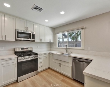 629 S Yorba - Photo Thumbnail 2