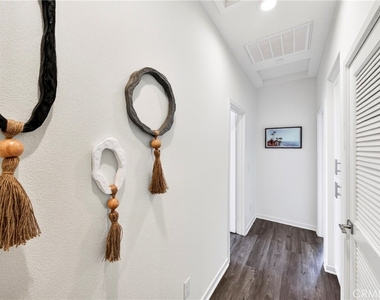 156 N Orange - Photo Thumbnail 22