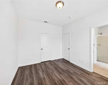 156 N Orange - Photo Thumbnail 33