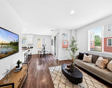 156 N Orange - Photo Thumbnail 16