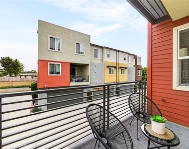 156 N Orange - Photo Thumbnail 20