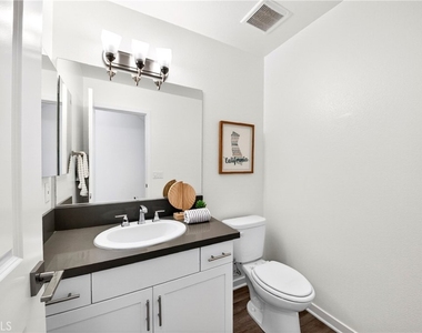 156 N Orange - Photo Thumbnail 39