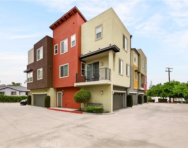 156 N Orange - Photo Thumbnail 1