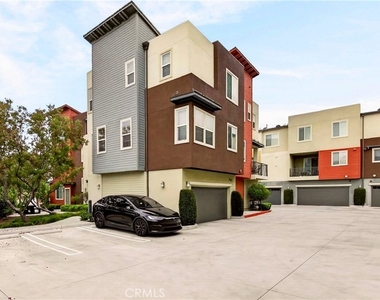 156 N Orange - Photo Thumbnail 41