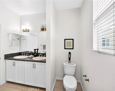 156 N Orange - Photo Thumbnail 29