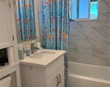 309 Russell - Photo Thumbnail 5