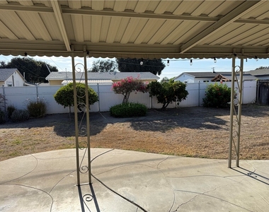 309 Russell - Photo Thumbnail 8