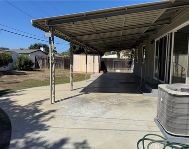 309 Russell - Photo Thumbnail 12