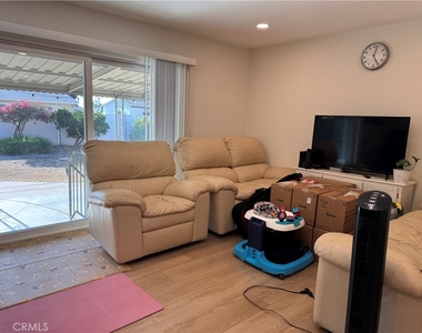 309 Russell - Photo Thumbnail 2