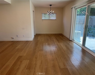 309 Russell - Photo Thumbnail 2