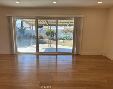 309 Russell - Photo Thumbnail 3