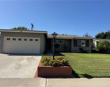 309 Russell - Photo Thumbnail 13