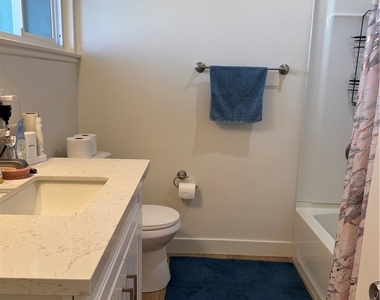 309 Russell - Photo Thumbnail 7