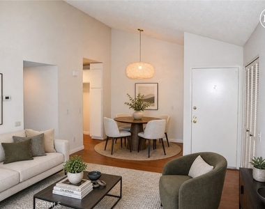 22733 Lakeway - Photo Thumbnail 7