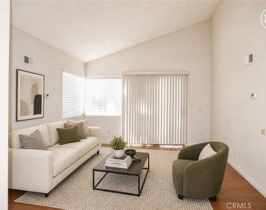 22733 Lakeway - Photo Thumbnail 6