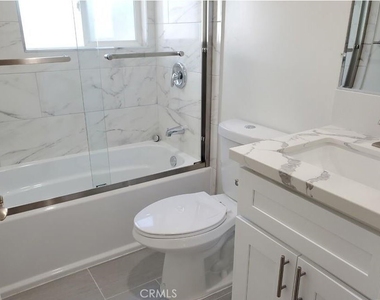 1338 1/2 S Cochran Avenue - Photo Thumbnail 4