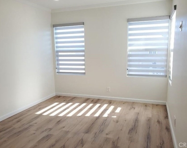 1338 1/2 S Cochran Avenue - Photo Thumbnail 1