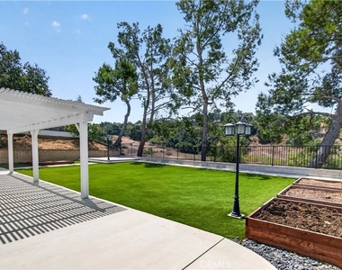 2423 Joel Drive - Photo Thumbnail 34