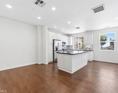 2043 Owens Drive - Photo Thumbnail 2