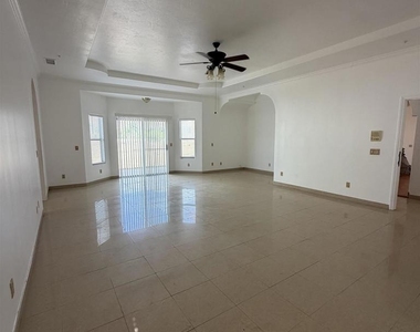 1555 Willow Glen Dr. - Photo Thumbnail 6