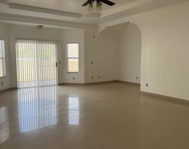 1555 Willow Glen Dr. - Photo Thumbnail 7
