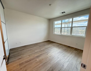 10472 San Diego Mission Rd Road - Photo Thumbnail 15