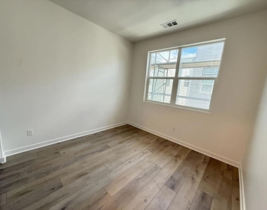 10472 San Diego Mission Rd Road - Photo Thumbnail 20