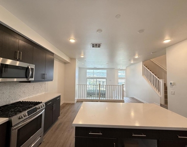 10472 San Diego Mission Rd Road - Photo Thumbnail 7