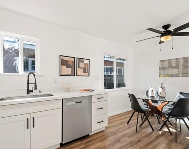 5538 Linden Avenue - Photo Thumbnail 3