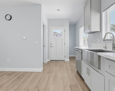 15813 Rosalita Drive - Photo Thumbnail 8