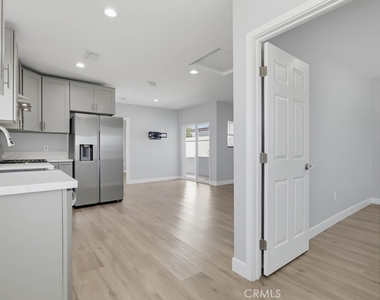 15813 Rosalita Drive - Photo Thumbnail 4