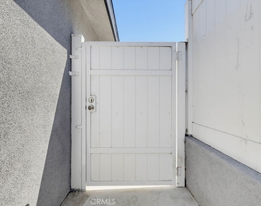 15813 Rosalita Drive - Photo Thumbnail 32
