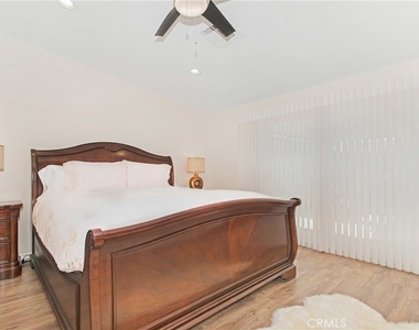 1007 S Cedar Avenue - Photo Thumbnail 9