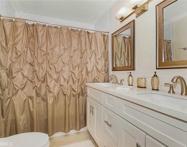 1007 S Cedar Avenue - Photo Thumbnail 12