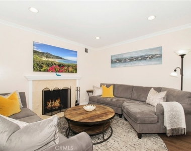 1007 S Cedar Avenue - Photo Thumbnail 2